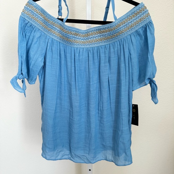 JM collection. Off shoulder blouse. Size Small. Retails: $54.50. NWT. - Picture 6 of 15